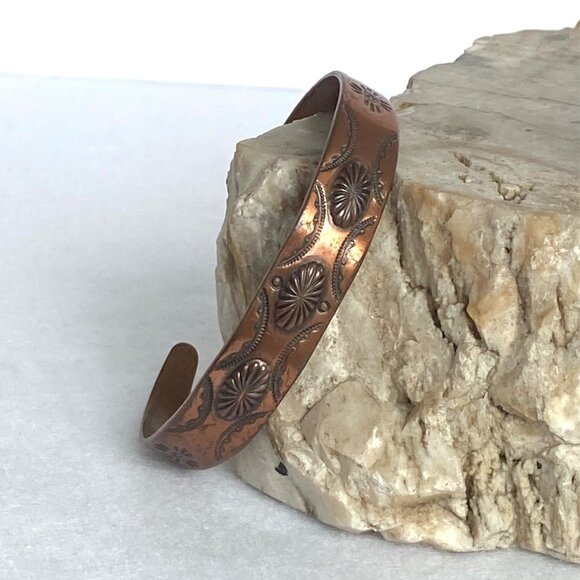 VTG Bell Trading Copper Stamped Concho Small Southwest Cuff Bracelet 6" - Picture 11 of 16